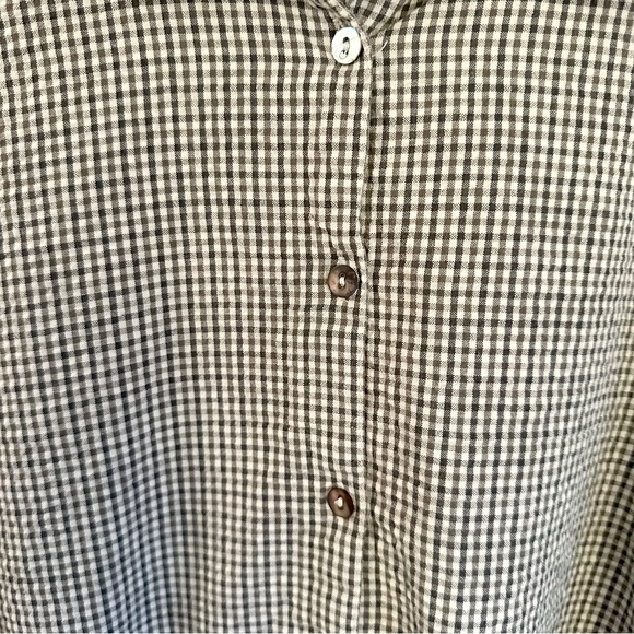 Two Danes Lightweight Checkered Collared Button Up With Cropped Sleeve - Picture 3 of 3
